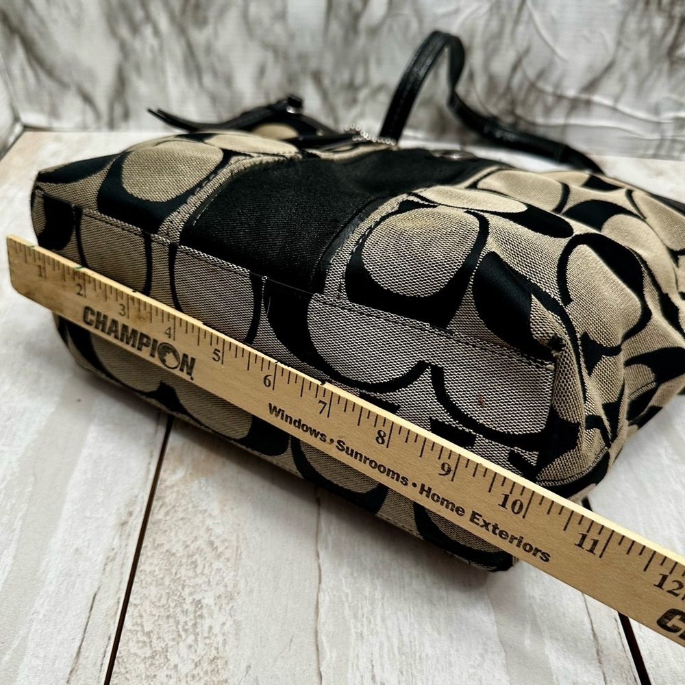 Coach Black and Cream Signature Tote Patent Leather Handles Trim Y2K  Classic - Picture 11 of 16